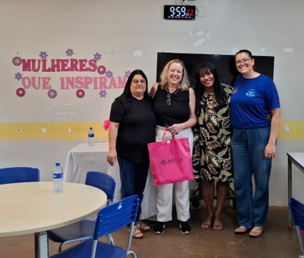Projeto Mulheres que Inspiram discute liderança feminina na Escola Silvana Ereno