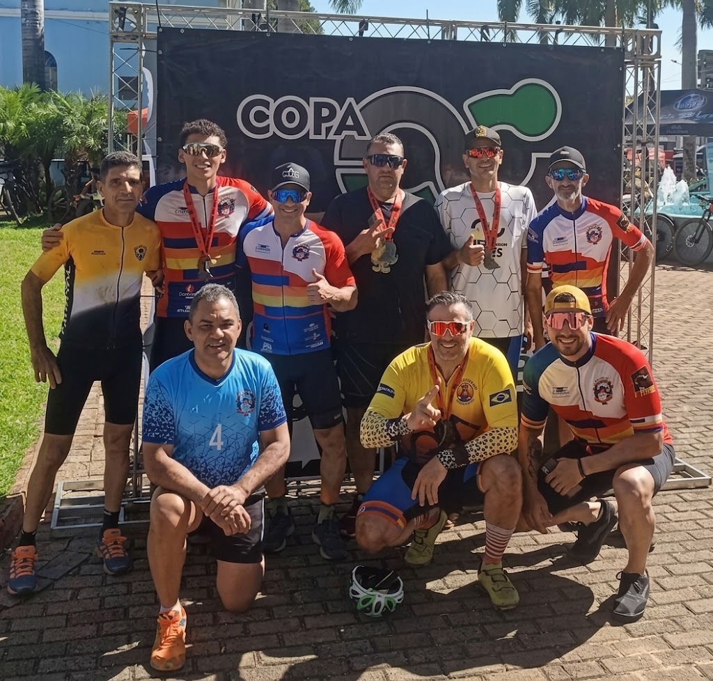 Ciclistas sobem no pódio na Copa Pedal Sem Limites