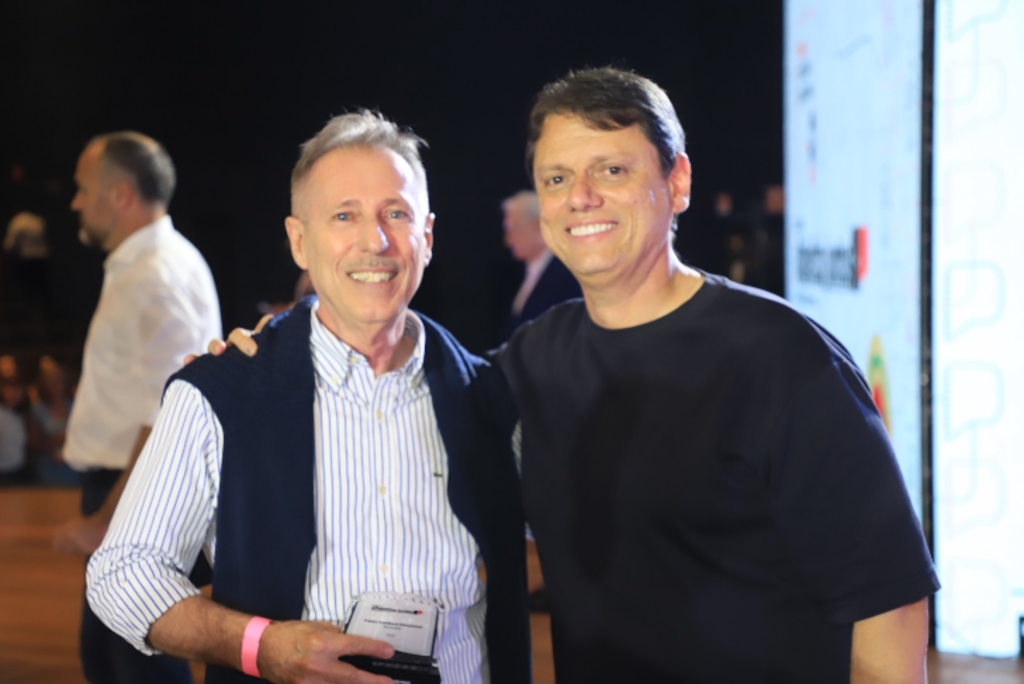 Escolas municipais recebem Prêmio de Excelência Educacional