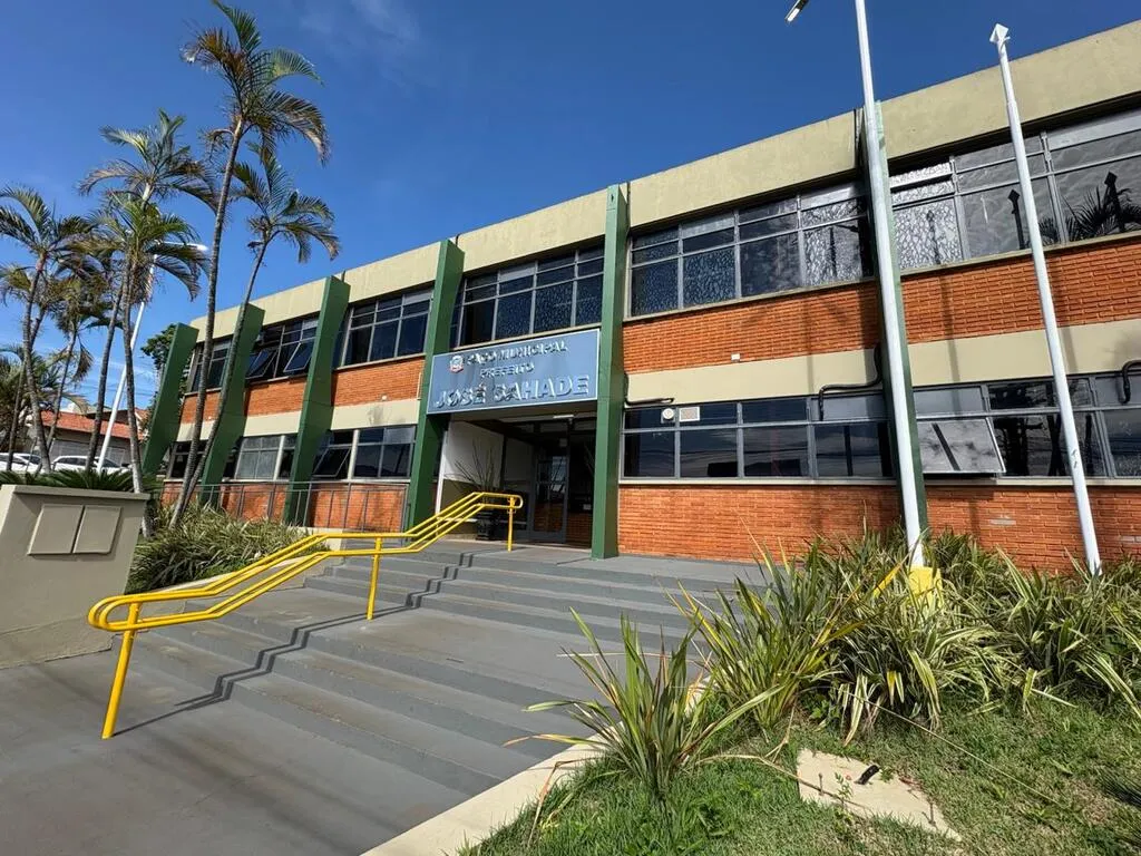 Prefeitura de Igaraçu abre concurso público com vagas para professores; veja salários e prazos