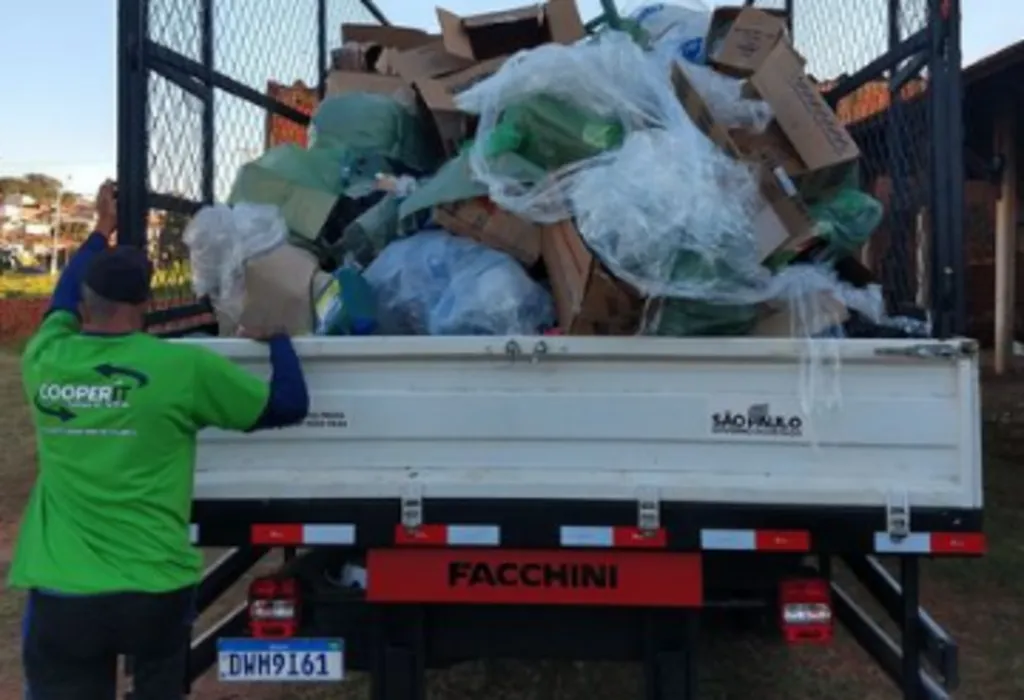 Câmara solicita informações sobre problemas na coleta seletiva em Igaraçu
