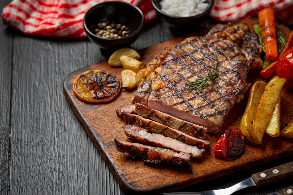 Exagerou no churrasco? Especialistas mostram 11 maneiras de prevenir os sintomas de desconforto
