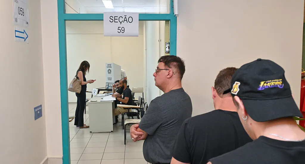 Eleições 2026: votação em SP registra índice de abstenção de 22,5% no 1º turno
