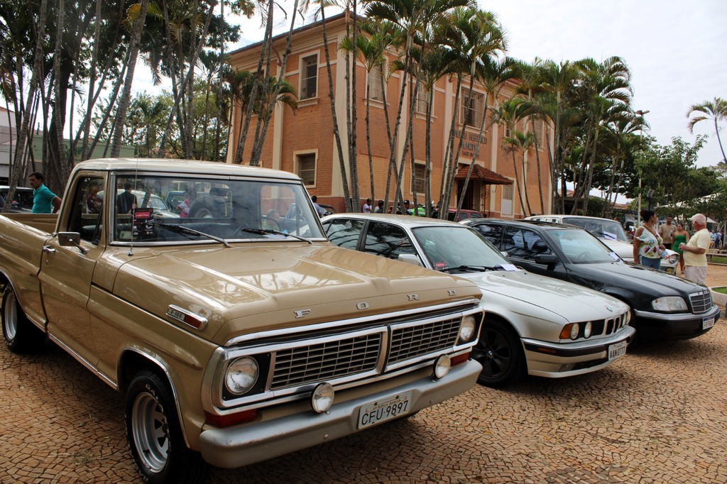 Barra Bonita recebe 29º Encontro dos Amigos do Carro Antigo neste domingo